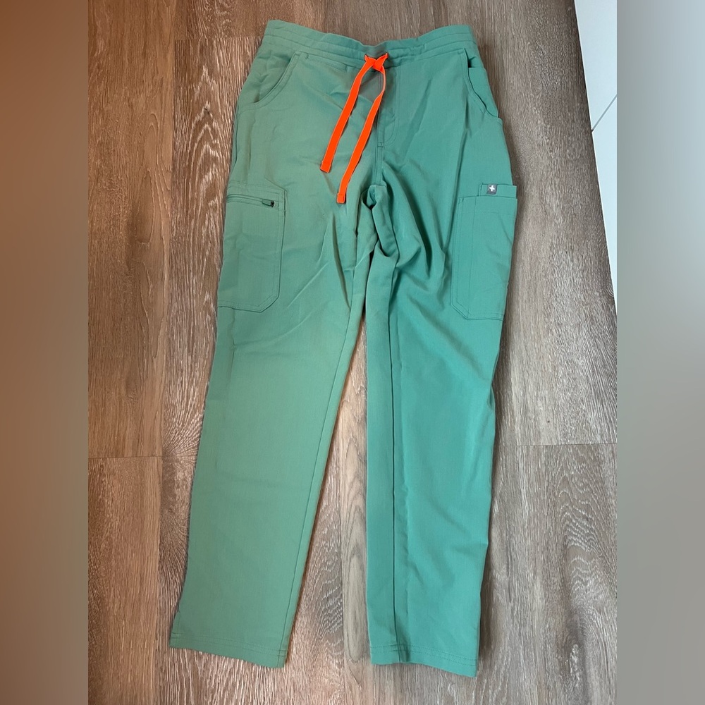 FIGS Yola Skinny scrub pant